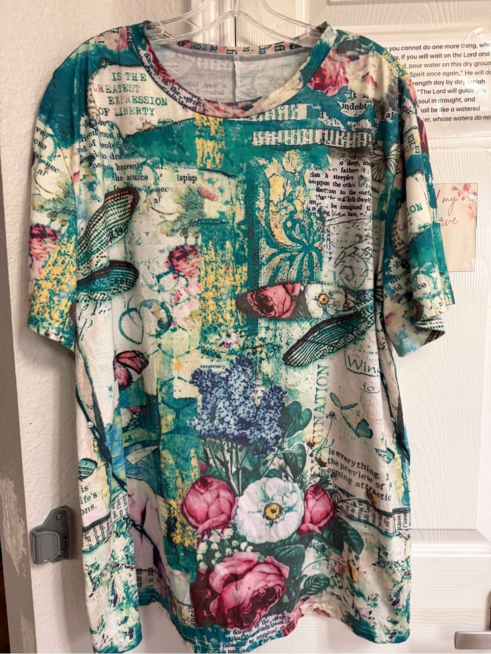 Floral Script Relaxed Short Sleeve Tee in Teal and Pink